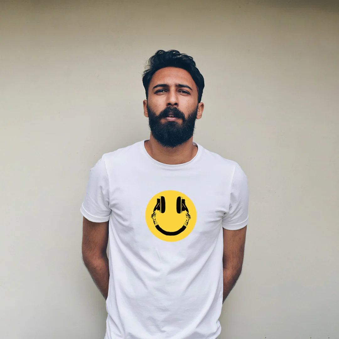Smiley Headphone Half Sleeve Unisex T-Shirt - Image 3
